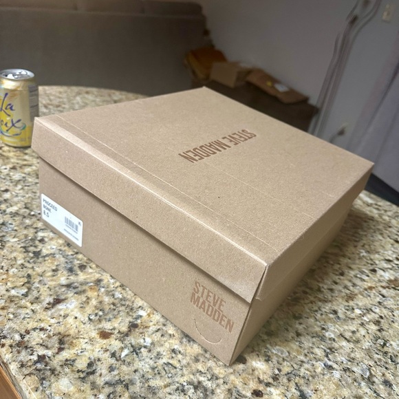 Steve Madden | Proceed Platform Wedge Boots in Bone, size 8.5US - Picture 9 of 9